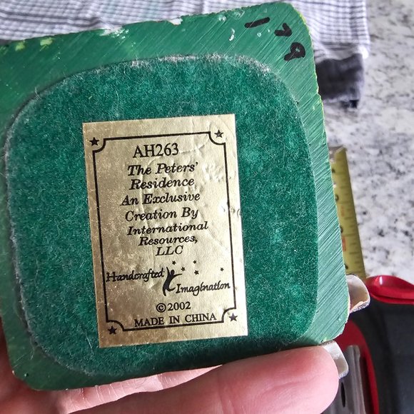 Christmas Village House LIBERTY FALLS THE PETERS' RESIDENCE - Picture 4 of 4